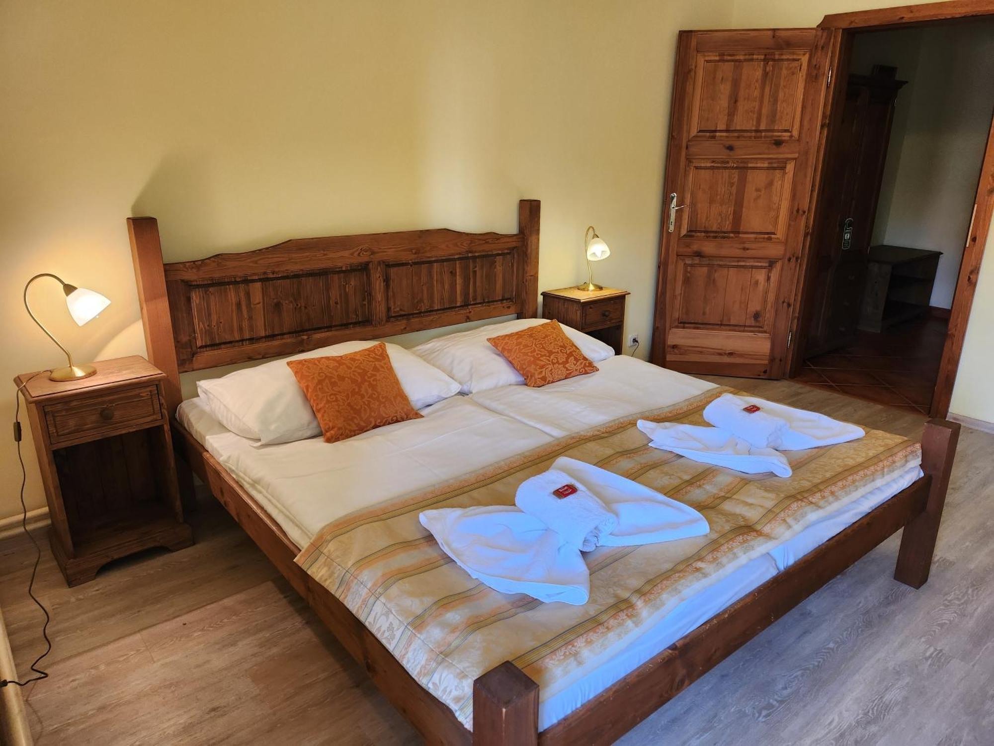 Hotel Opat Кутна Гора Екстер'єр фото