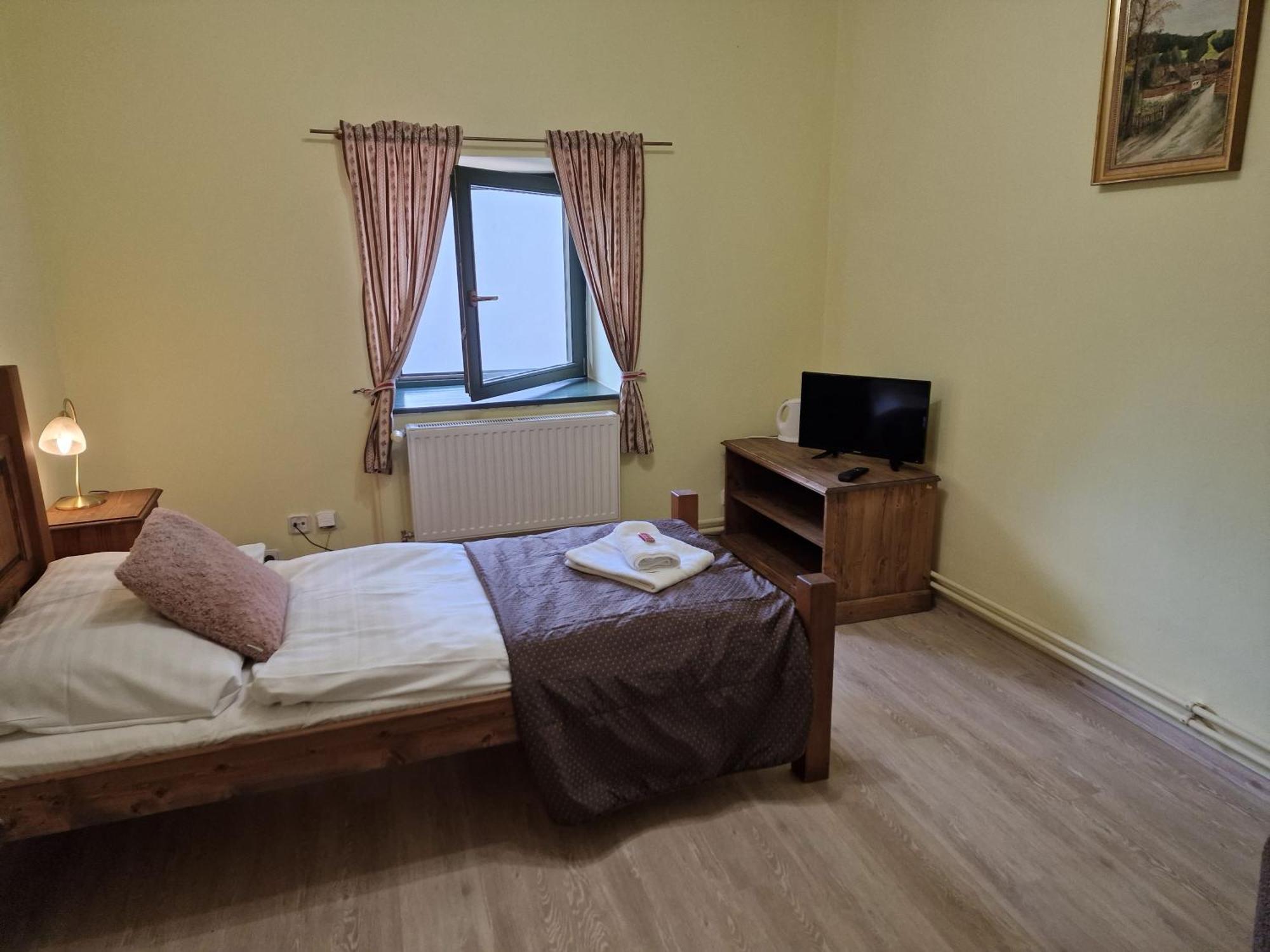 Hotel Opat Кутна Гора Екстер'єр фото